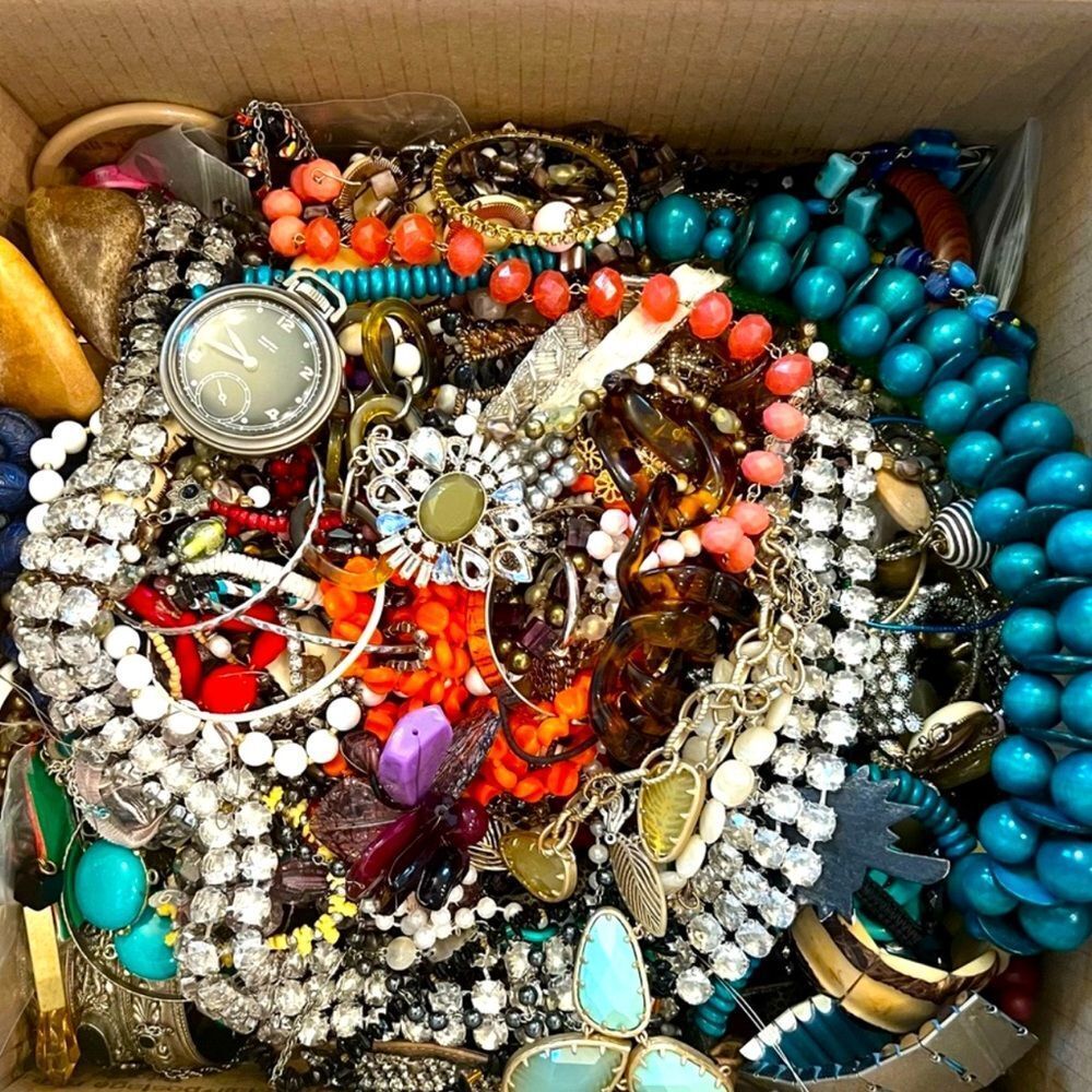 Huge 2 LB Vintage modern Jewelry Lot MYSTERY BOX Gold Silver Rhinestones pearls